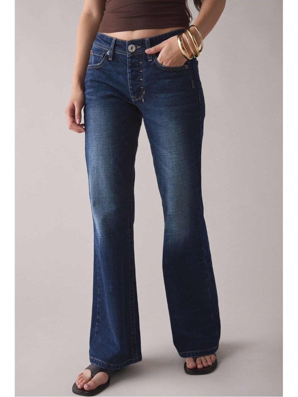🟤NWT BDG Teo Relaxed Low-Rise Bootcut Jeans in Thunder Wash